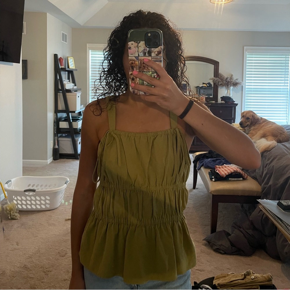 Universal Thread olive green tank top